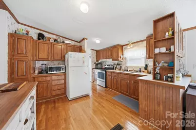 107 10th Street NE, Hildebran, NC 28637 - Photo 6