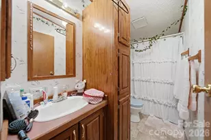 107 10th St NE, Hildebran, NC 28637 - Photo 10