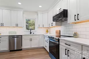 2429 Cassidy Dr, Davidson, NC 28036 - Photo 6