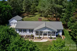 2429 Cassidy Dr, Davidson, NC 28036 - Photo 2