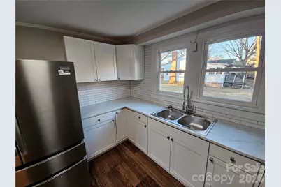 515 26th Street SW, Hickory, NC 28602 - Photo 2