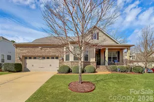 14616 Brannock Hills Dr, Charlotte, NC 28278 - Photo 2