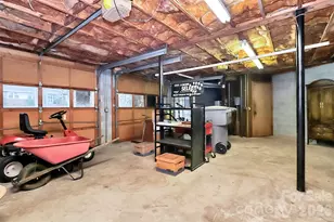 3801 Castlerock Dr, Charlotte, NC 28215 - Photo 36