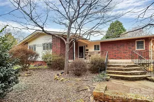 3801 Castlerock Dr, Charlotte, NC 28215 - Photo 4