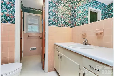 3801 Castlerock Drive, Charlotte, NC 28215 - Photo 12