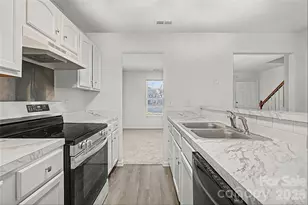 2405 Smugglers Ct, Charlotte, NC 28216 - Photo 10