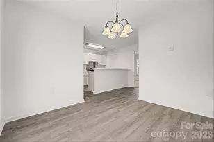 2405 Smugglers Ct, Charlotte, NC 28216 - Photo 8