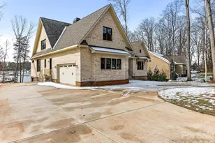 354 Catalina Dr, Mooresville, NC 28117 - Photo 2