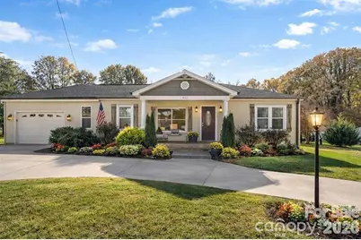 492 14th Avenue Avenue NE, Hickory, NC 28601 - Photo 1