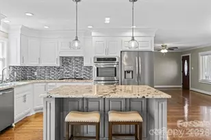 492 14th Ave Ave NE, Hickory, NC 28601 - Photo 2