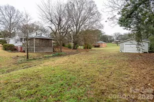 322 E 4th St, Oakboro, NC 28129 - Photo 34