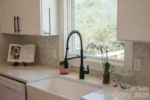 338 Hawthorne Dr, Brevard, NC 28712 - Photo 14