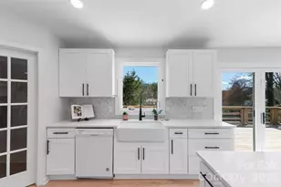 338 Hawthorne Dr, Brevard, NC 28712 - Photo 8