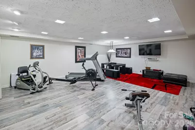 2082 2nd Street Drive NW, Hickory, NC 28601 - Photo 20