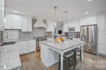 2082 2nd Street Drive NW, Hickory, NC 28601 - Photo 4