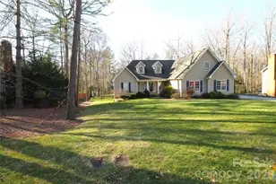 2853 Wimbledon Dr, Gastonia, NC 28056 - Photo 2