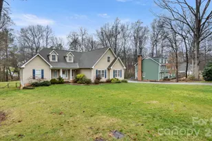 2853 Wimbledon Dr, Gastonia, NC 28056 - Photo 2