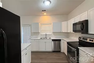 6832 Brachnell View Dr, Charlotte, NC 28269 - Photo 2