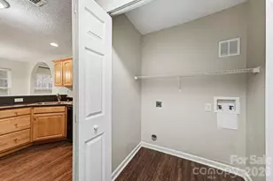 6902 Brachnell View Dr, Charlotte, NC 28269 - Photo 8