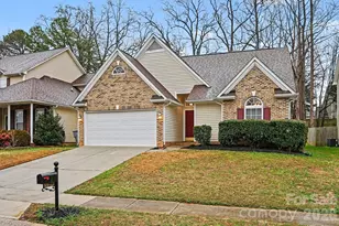 6902 Brachnell View Dr, Charlotte, NC 28269 - Photo 2