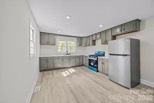 511 E Trade St, Dallas, NC 28034 - Photo 8