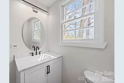 511 E Trade Street, Dallas, NC 28034 - Photo 12