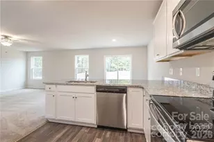 8023 Derby Woods Ln, Charlotte, NC 28214 - Photo 12