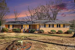 4831 Dogwood Pl, Charlotte, NC 28212 - Photo 2