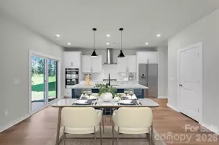 4142 Vis Pne Dr, Charlotte, NC 28215 - Photo 8