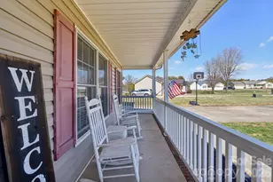 113 Rock Island Dr, Statesville, NC 28625 - Photo 4