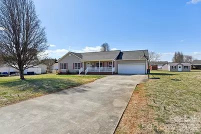 113 Rock Island Drive, Statesville, NC 28625 - Photo 2