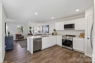 479 Sundown Dr, Spartanburg, SC 29302 - Photo 4