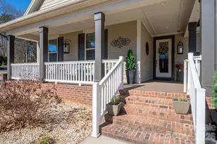 1819 Chesterfield Dr, Belmont, NC 28012 - Photo 4