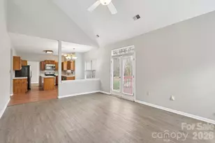 7334 Reynard Ln, Charlotte, NC 28215 - Photo 6