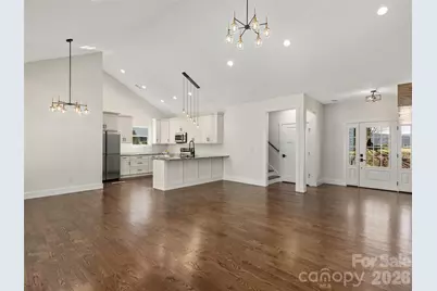 399 Crystal Heights Drive, Hendersonville, NC 28739 - Photo 6