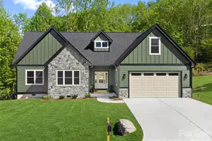 399 Crystal Heights Dr, Hendersonville, NC 28739 - Photo 2