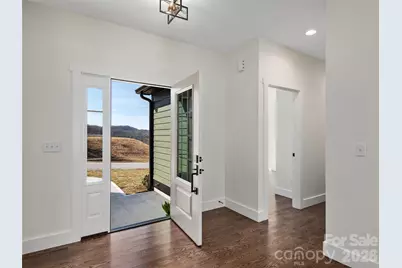 399 Crystal Heights Drive, Hendersonville, NC 28739 - Photo 4