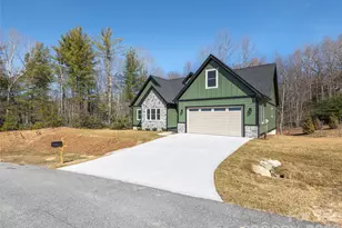 399 Crystal Heights Dr, Hendersonville, NC 28739 - Photo 24