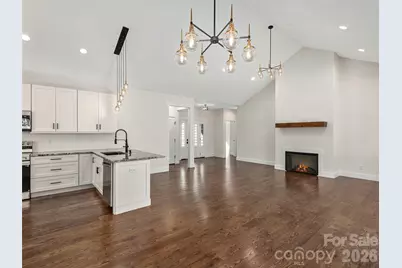 399 Crystal Heights Drive, Hendersonville, NC 28739 - Photo 8