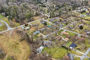 203 Moody St, Hendersonville, NC 28739 - Photo 34