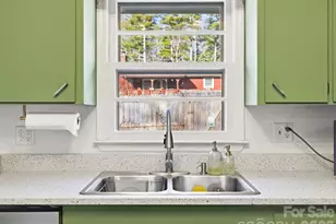 203 Moody St, Hendersonville, NC 28739 - Photo 22