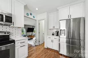 1804 Dearmon Dr, Charlotte, NC 28205 - Photo 10