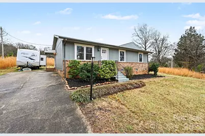 300 Lakewood Drive, Gastonia, NC 28056 - Photo 2