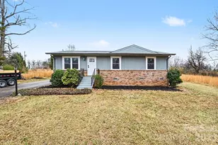 300 Lakewood Dr, Gastonia, NC 28056 - Photo 1