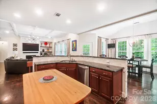 13326 Fairington Oaks Dr, Mint Hill, NC 28227 - Photo 12