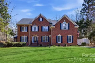 4425 Glen Oaks Dr, Matthews, NC 28104 - Photo 2