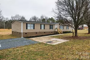 5944 Lewis Rd, Gastonia, NC 28052 - Photo 2
