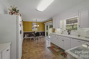 1405 Lower Creek Dr NE, Lenoir, NC 28645 - Photo 14
