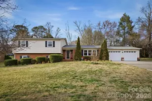 1405 Lower Creek Dr NE, Lenoir, NC 28645 - Photo 1