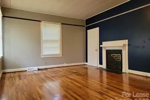 105 N Liberty St, Gastonia, NC 28052 - Photo 2